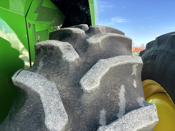 2013-john-deere-s670-image-35