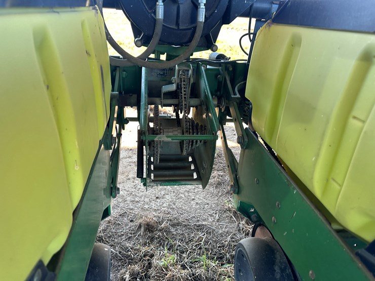 john-deere-8-image-19