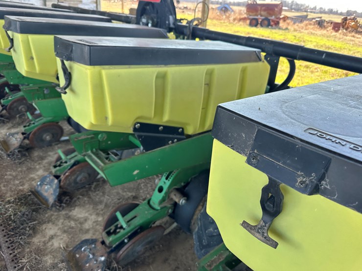 john-deere-8-image-30