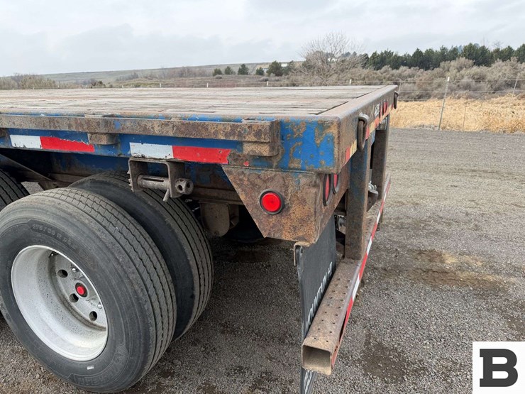 1993-utility-40'-image-22