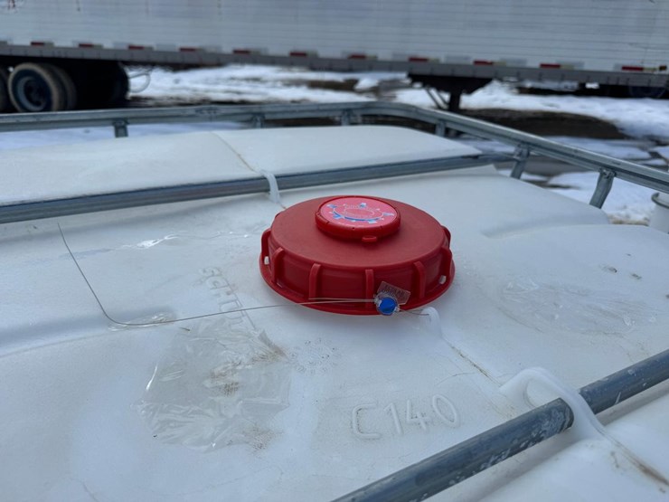 water-tank-tote-image-6