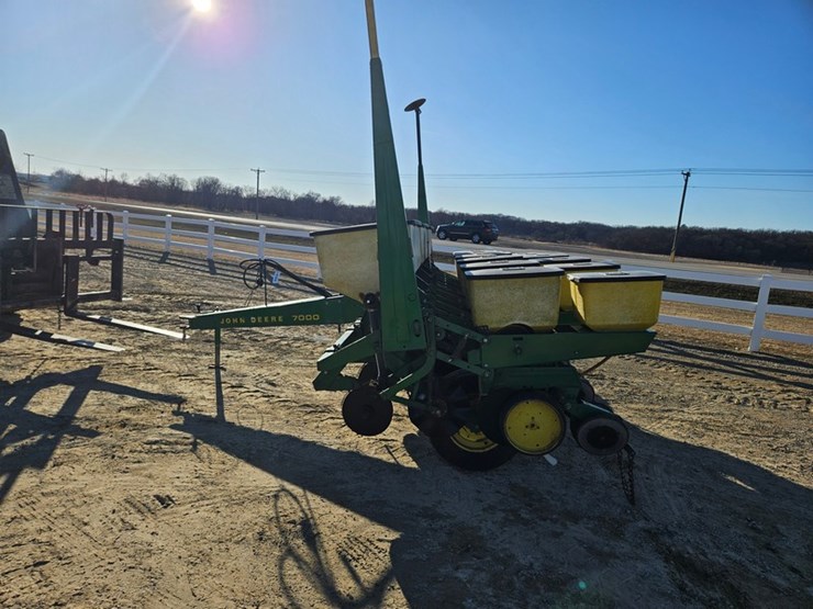 john-deere-7000-image-2