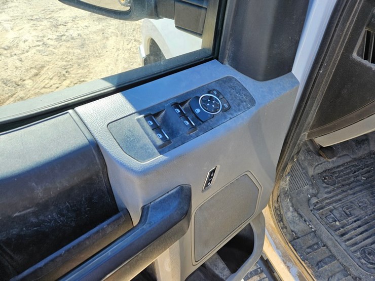 2017-ford-f250-xl-image-20