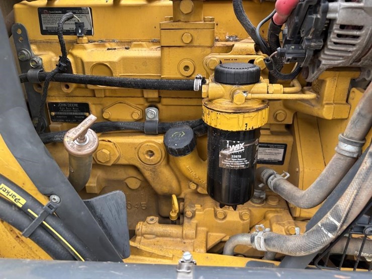 2017-deere-210lep-image-27