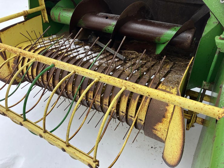 john-deere-336-image-8