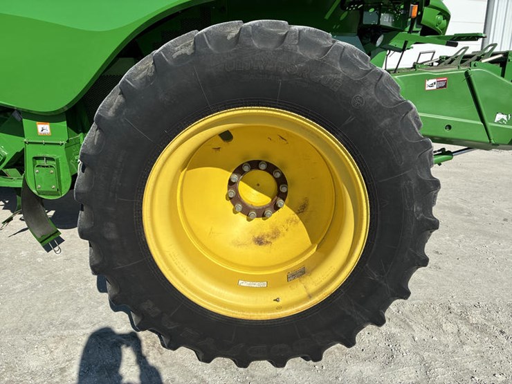 2013-john-deere-s670-image-28