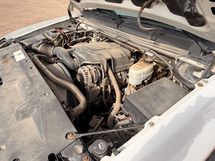 2010-chevrolet-silverado-pickup-image-10