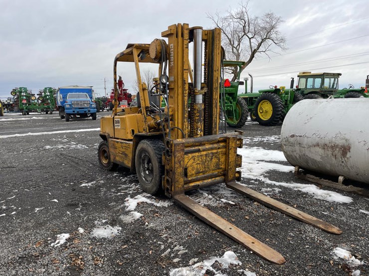 #114924-•-clark-forklift-#y6856982342-image-1