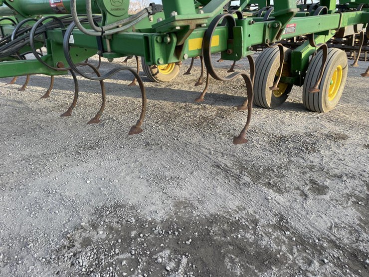 john-deere-2210-image-11