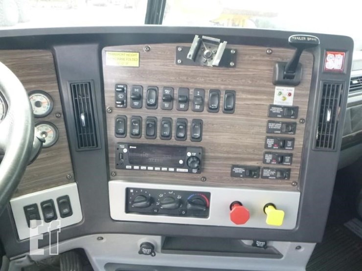 freightliner-coronado-122-image-11