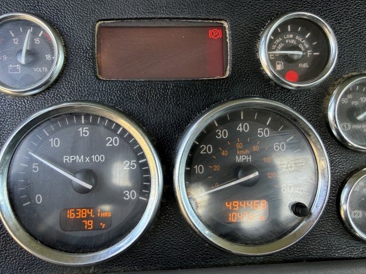 2020-peterbilt-367-image-13