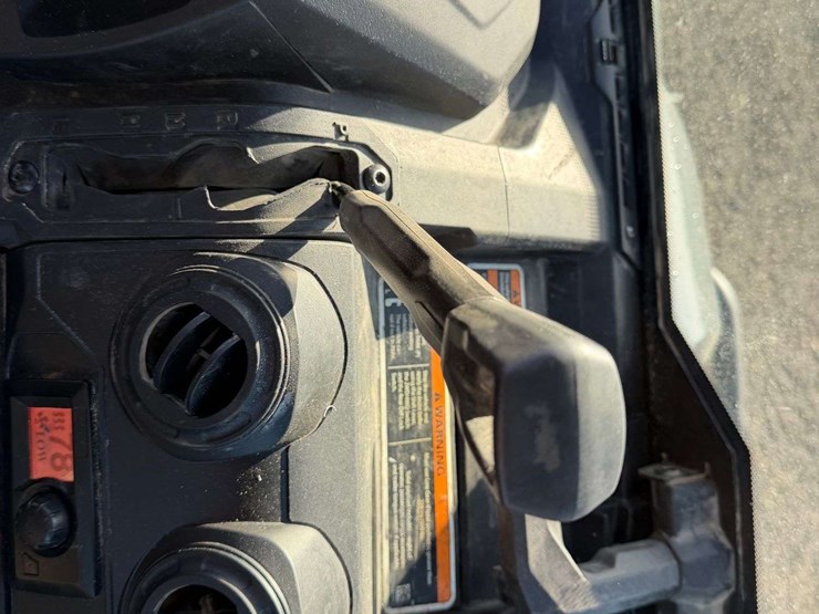 2023-can-am-defender-limited-hd10-atv-image-49