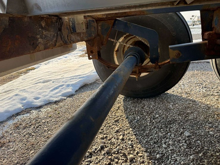 nc-8000.-pull-type-fertilizer-spreader.-8-ton-image-23