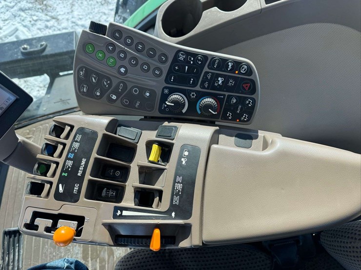 2012-john-deere-8310r-image-84