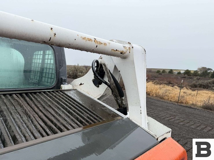 2013-bobcat-s570-image-14