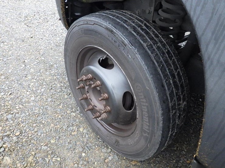 2011-ford-f450-image-16