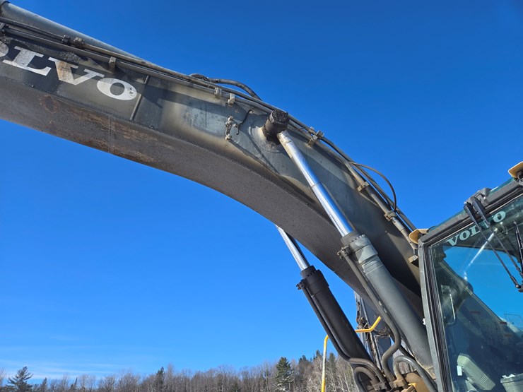 volvo-ec330-image-29