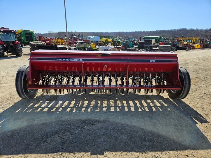 case-ih-5300-image-4