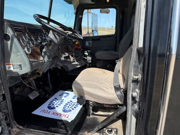 2011-western-star-4900sa-image-11