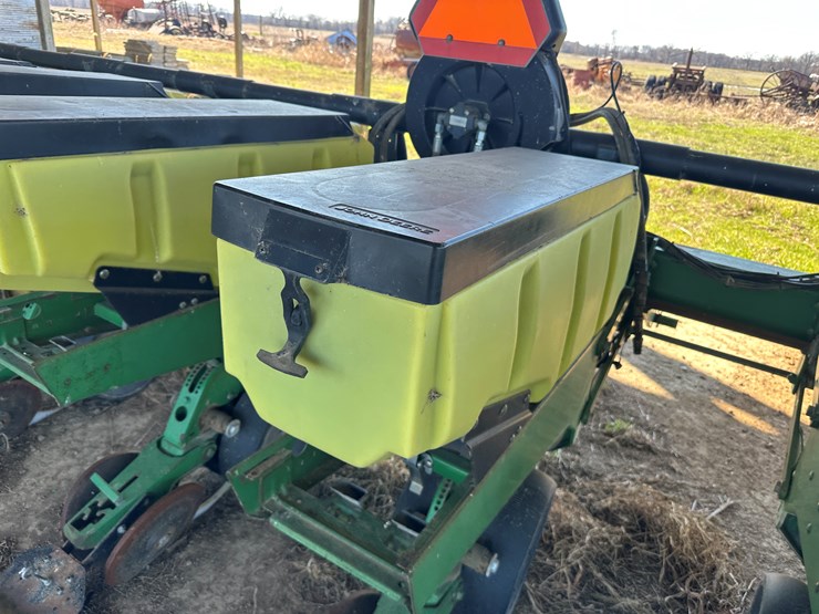 john-deere-8-image-31