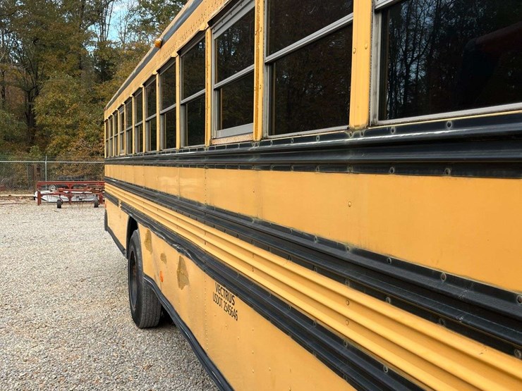 2004-bluebird-tc2000-image-5