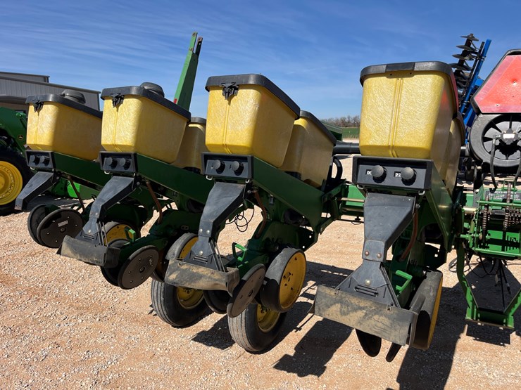 john-deere-7200-image-12