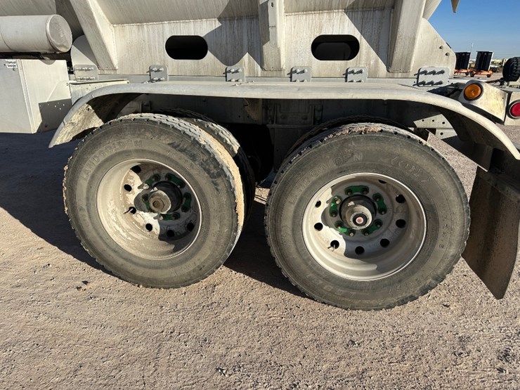 2016-heil-trailer-image-10