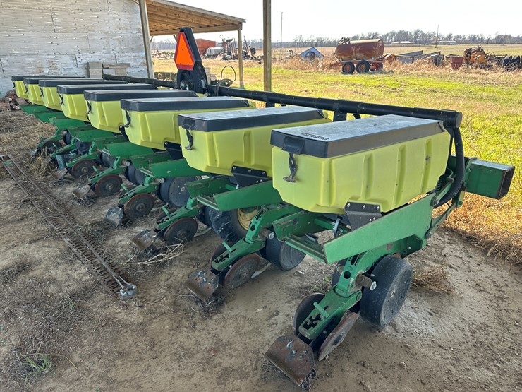 john-deere-8-image-3