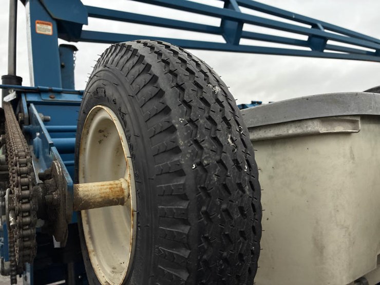 2010-kinze-3600-image-29