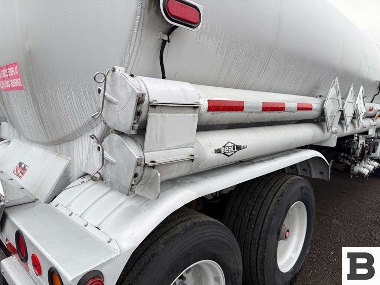 1993-beall-7400-gallon-3-compartment-pull-trailer-image-36