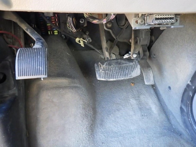 2011-ford-e350-image-20