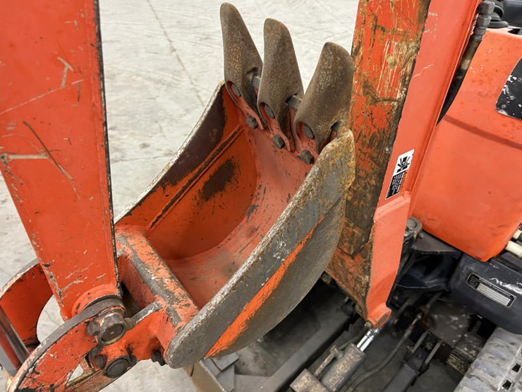 2016-kubota-k008-3-image-4