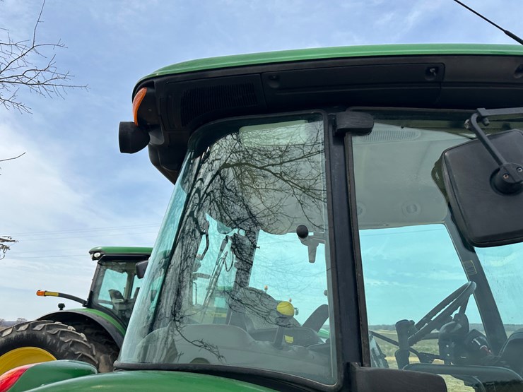 2011-john-deere-5090m-image-46