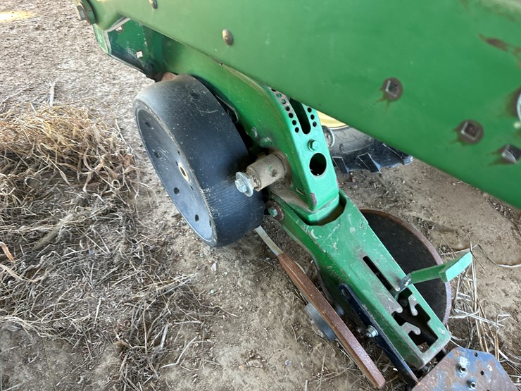 john-deere-8-image-21