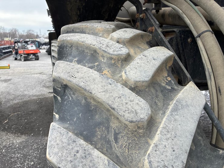 2015-case-ih-patriot-3340-image-11