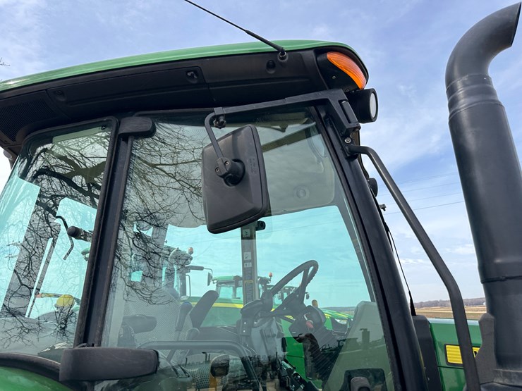 2011-john-deere-5090m-image-45