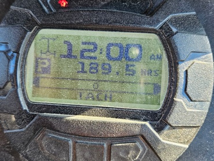 2019-john-deere-gator-image-19