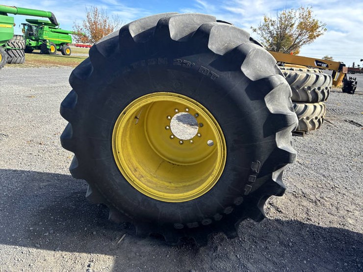 #114558-•-2)-tires-&-rims-1250/45-32-image-3