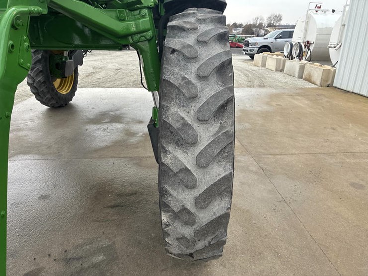 2011-john-deere-4830-image-46