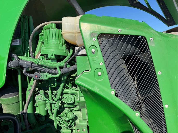 2012-john-deere-8310r-image-107