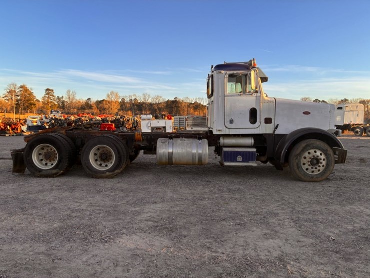 2001-peterbilt-378-image-4