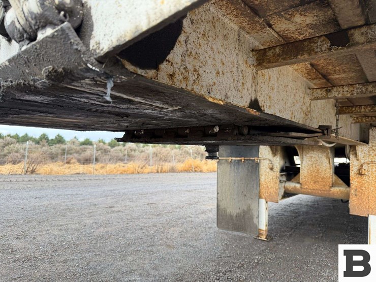 1981-haull-flatbed-equipment-trailer-image-8