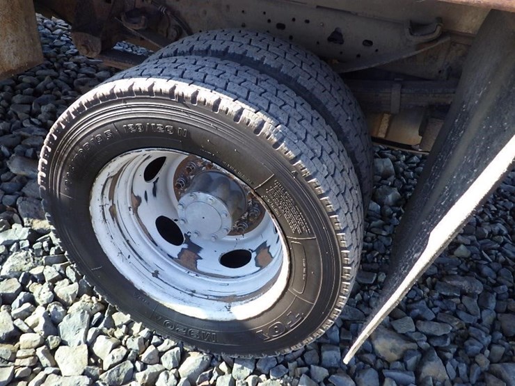 2006-ford-f550-image-37