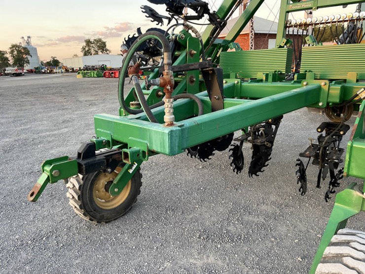 great-plains-np2330-image-10