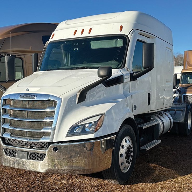 2021 FREIGHTLINER CASCADIA 116