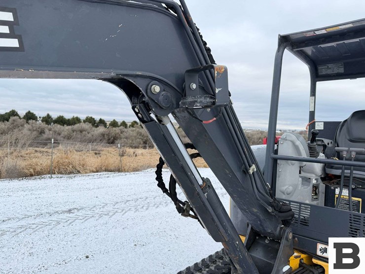 2017-deere-35g-image-12