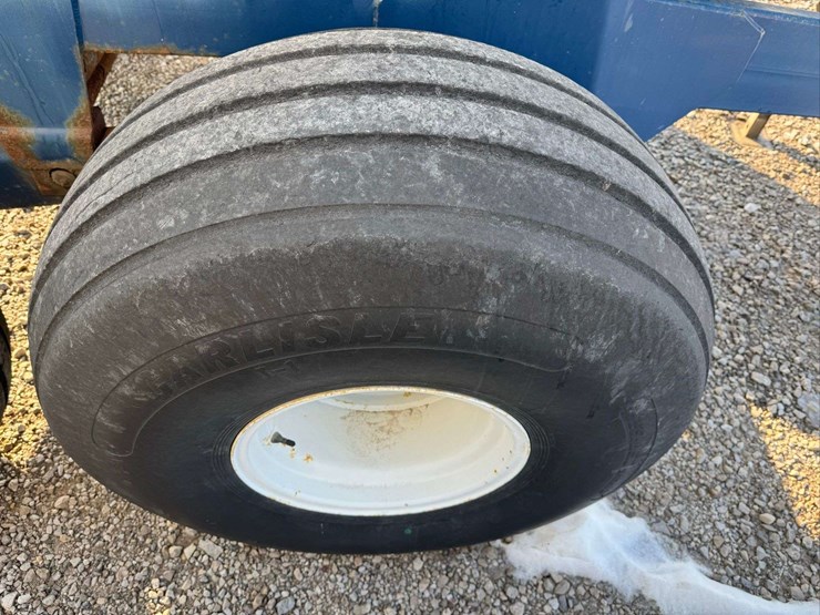 nc-8000.-pull-type-fertilizer-spreader.-8-ton-image-18