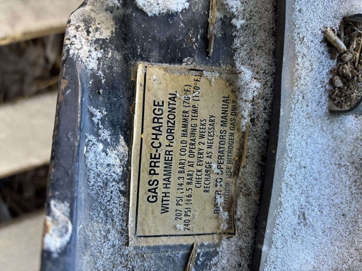 backhoe-jackhammer-image-5