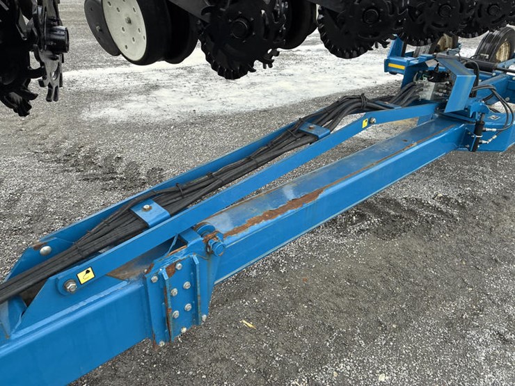 2010-kinze-3600-image-10