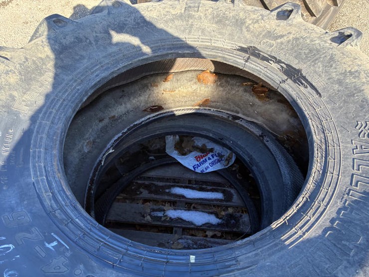 #5060-•-2---18.4-26-tires-image-3